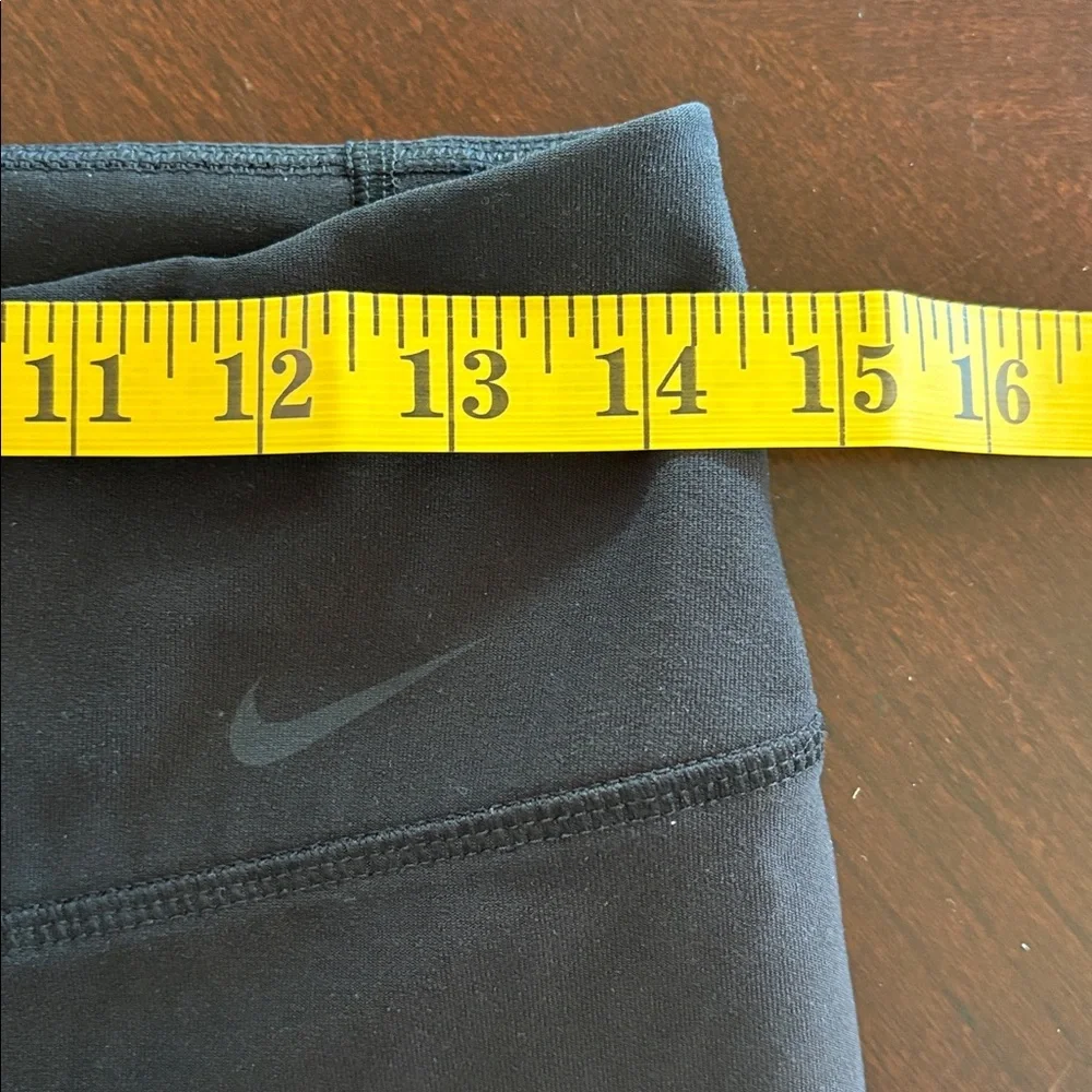 Nike Dri-FIT Black Leggings. Women’s Medium. Used.